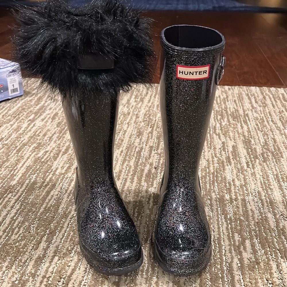 Girls black sparkly Hunter Boots with fluffy black warm Hunter socks